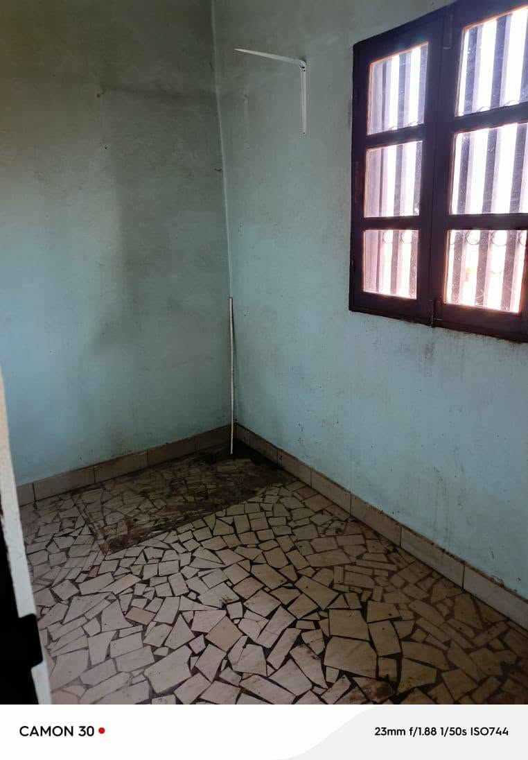 Maison 3 chambres à louer à Maetur Bafoussam en bordure du goudron