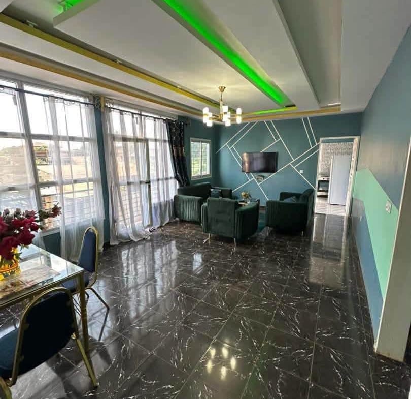 Bel appartement 2 chambres avec piscine à Tradex Éleveur, Yaoundé
