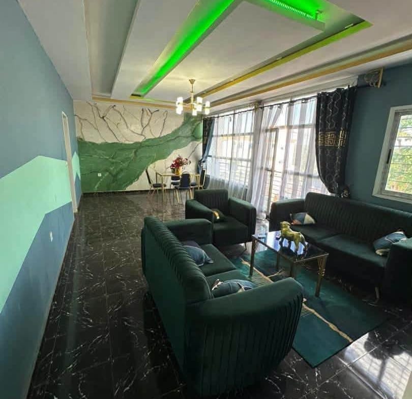 Bel appartement 2 chambres avec piscine à Tradex Éleveur, Yaoundé
