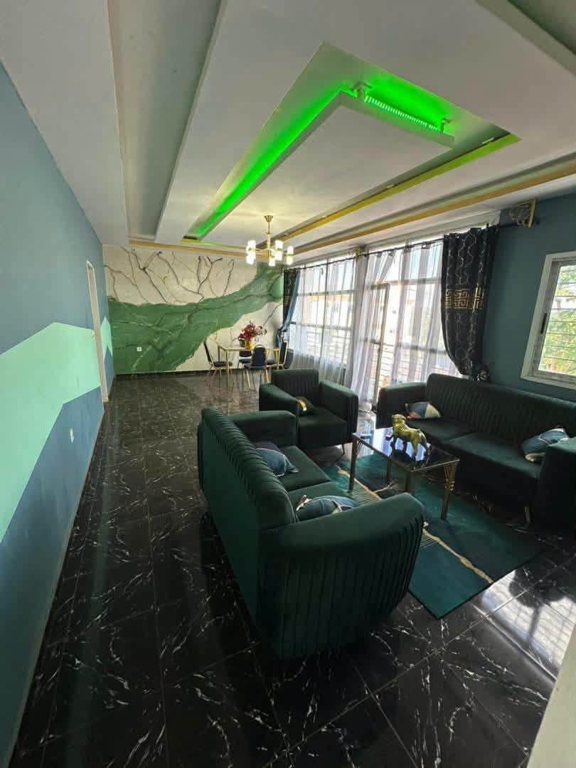 Bel appartement 2 chambres avec piscine à Tradex Éleveur, Yaoundé