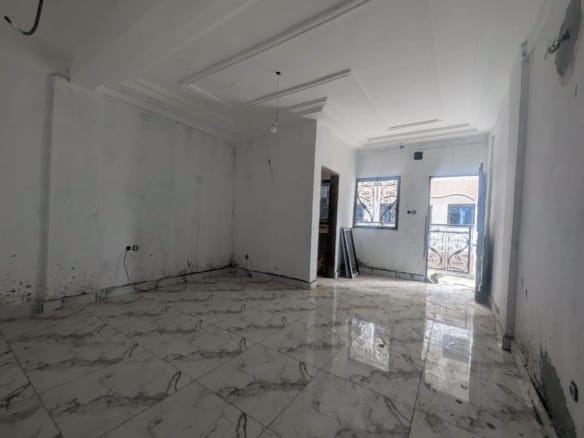 Studio moderne neuf à louer à Yaoundé, descente Éleveur