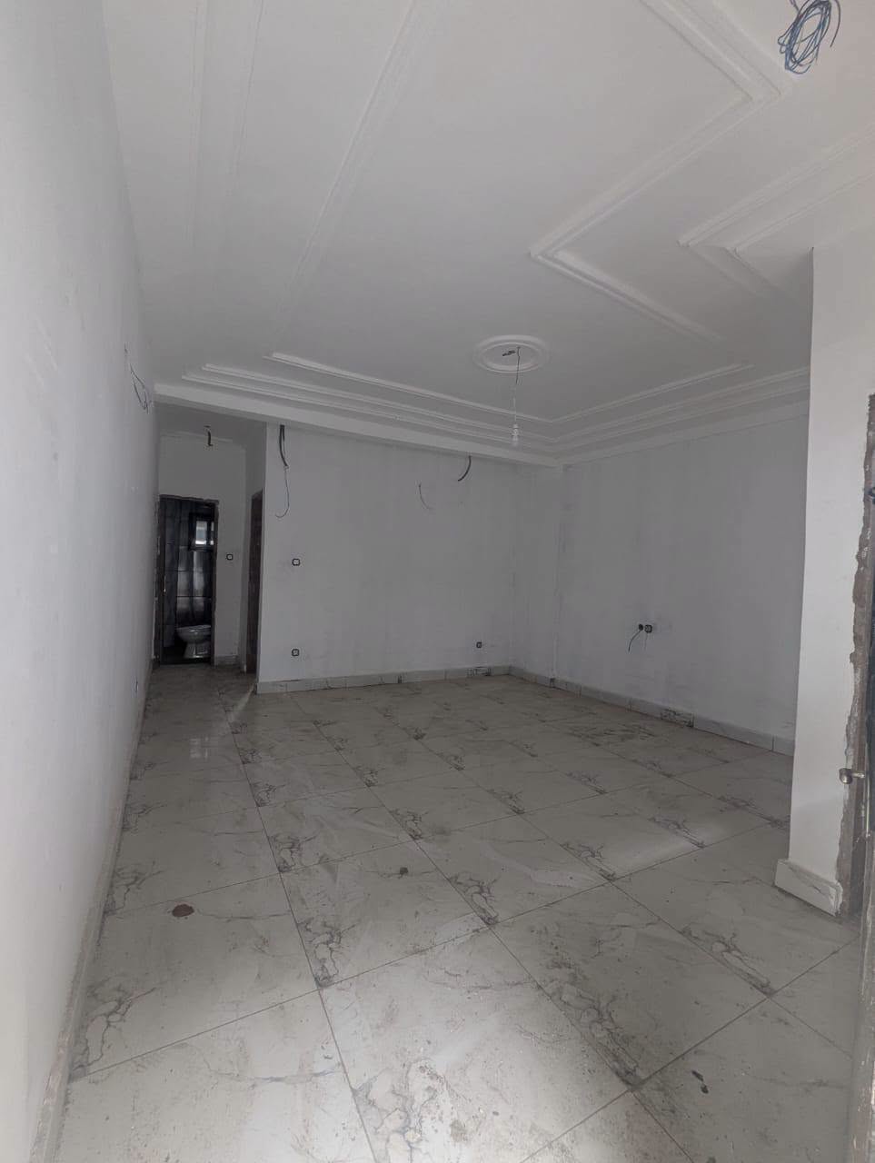 Studio moderne neuf à louer à Yaoundé, descente Éleveur