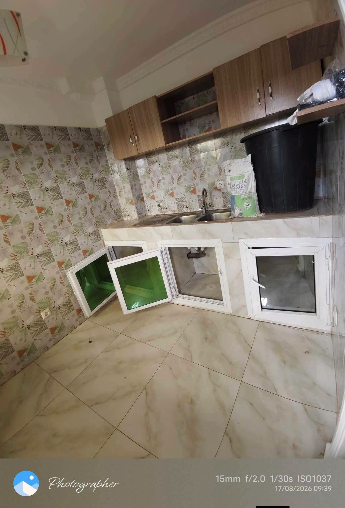 Studio moderne avec climatisation, parking à Essomba, Yaoundé