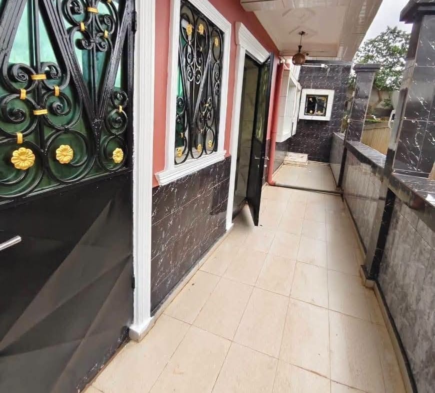 Studio moderne avec climatisation, parking à Essomba, Yaoundé