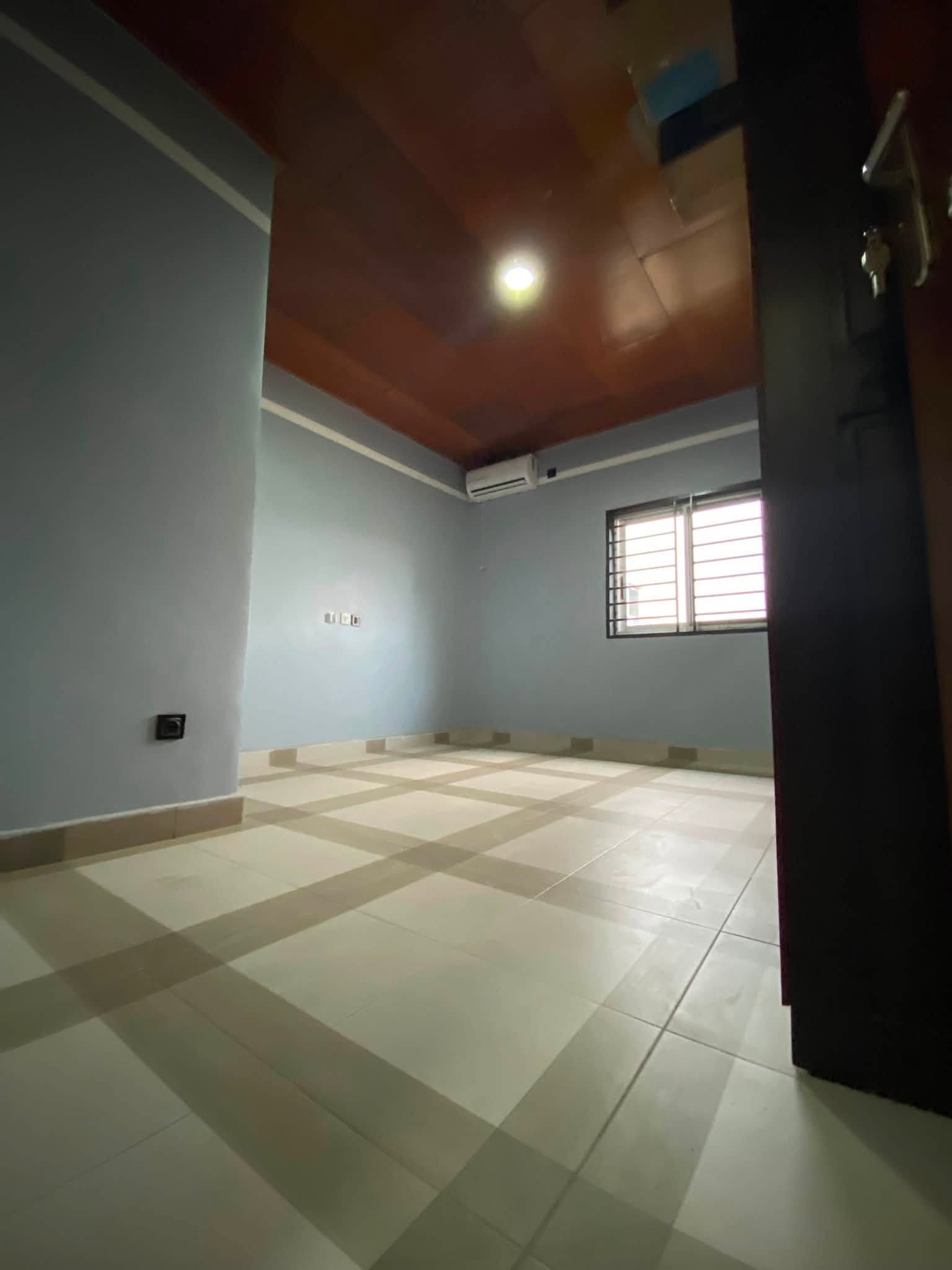 Apartement neuf et moderne à louer à Japoma par Nyalla château