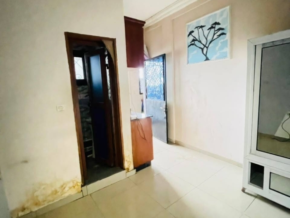 Chambre moderne avec coin cuisine à louer à Douala Bépanda 40000fcfa