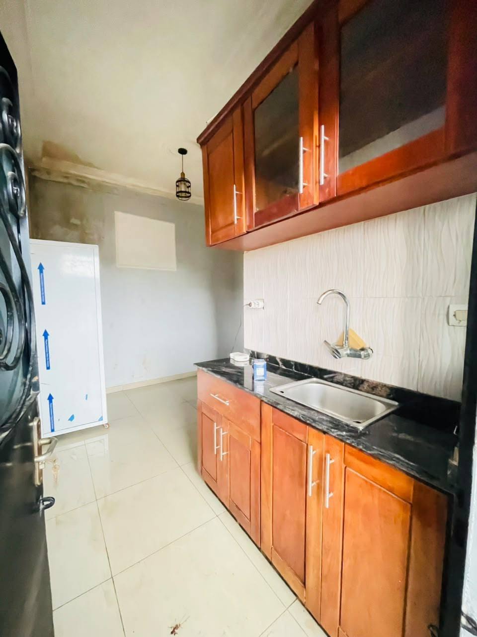Chambre moderne avec coin cuisine à louer à Douala Bépanda 40000fcfa