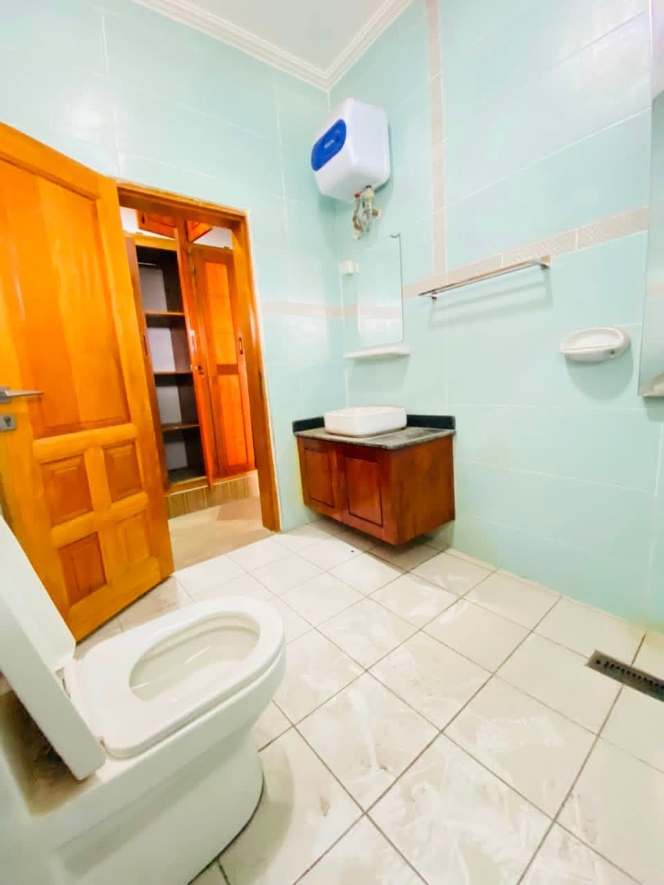 CARREFOUR AGIP MAGNIFIQUE APPARTEMENT HAUT STANDING