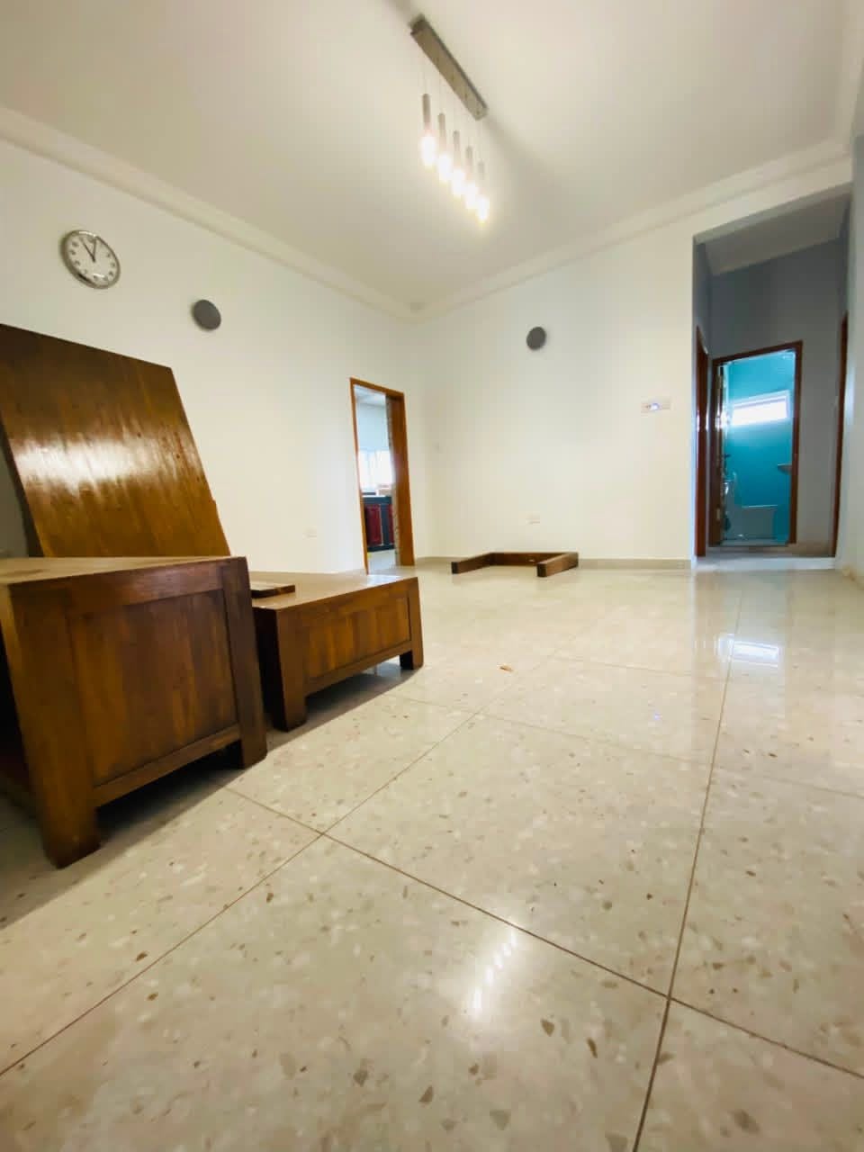 CARREFOUR AGIP MAGNIFIQUE APPARTEMENT HAUT STANDING