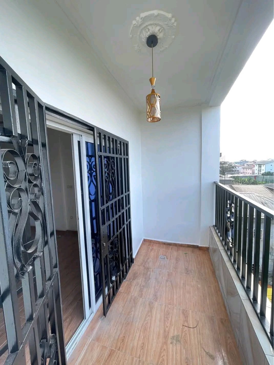 Luxueux appartement neuf à Logpom Bassong non loin du goudron