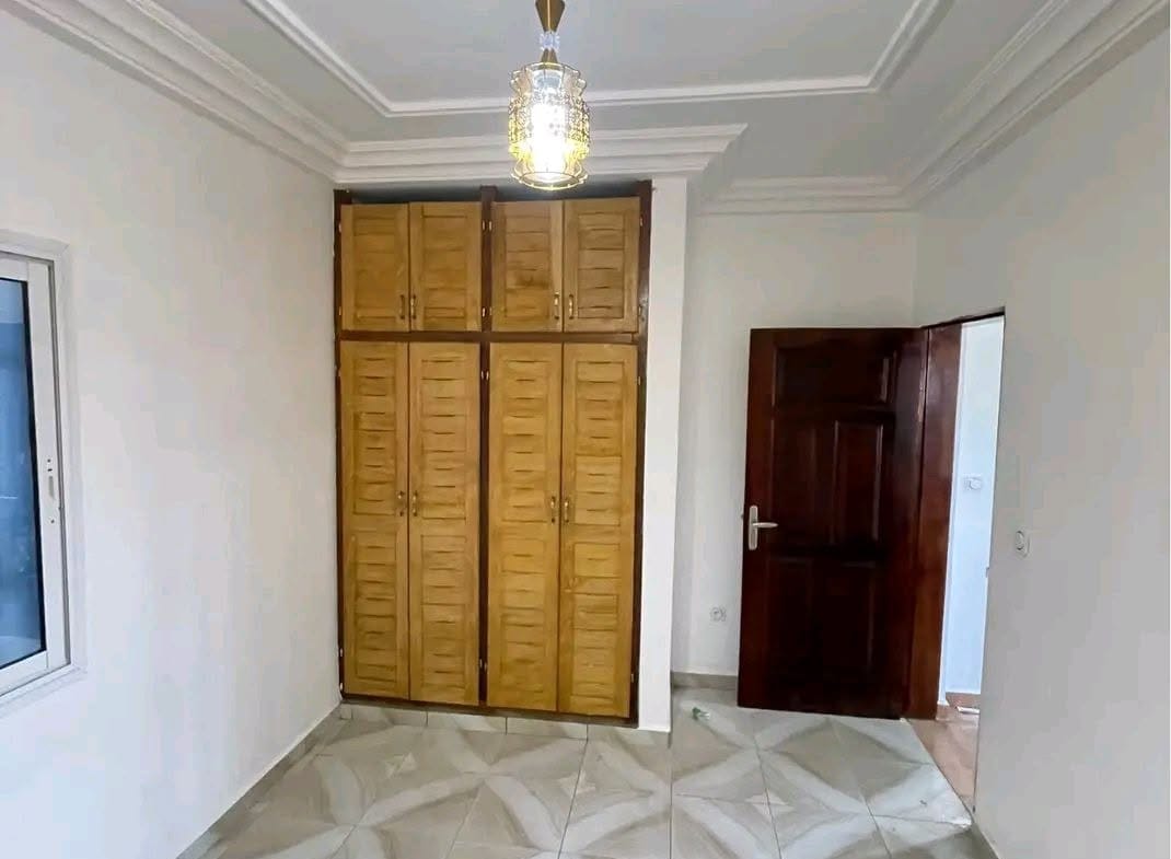 Luxueux appartement neuf à Logpom Bassong non loin du goudron