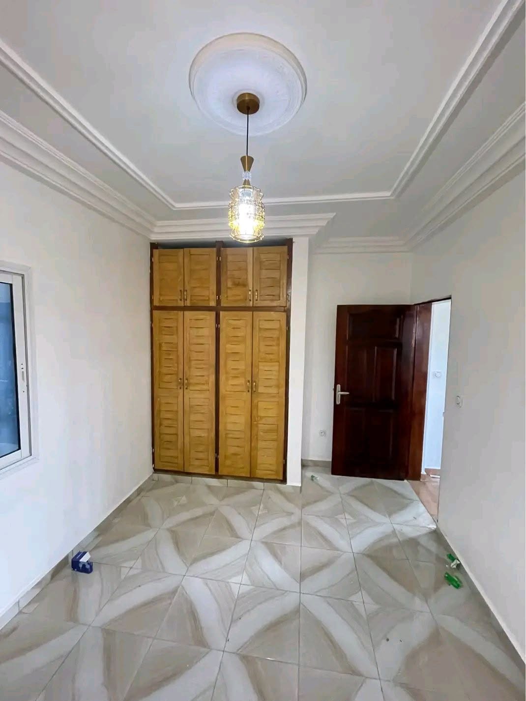 Luxueux appartement neuf à Logpom Bassong non loin du goudron