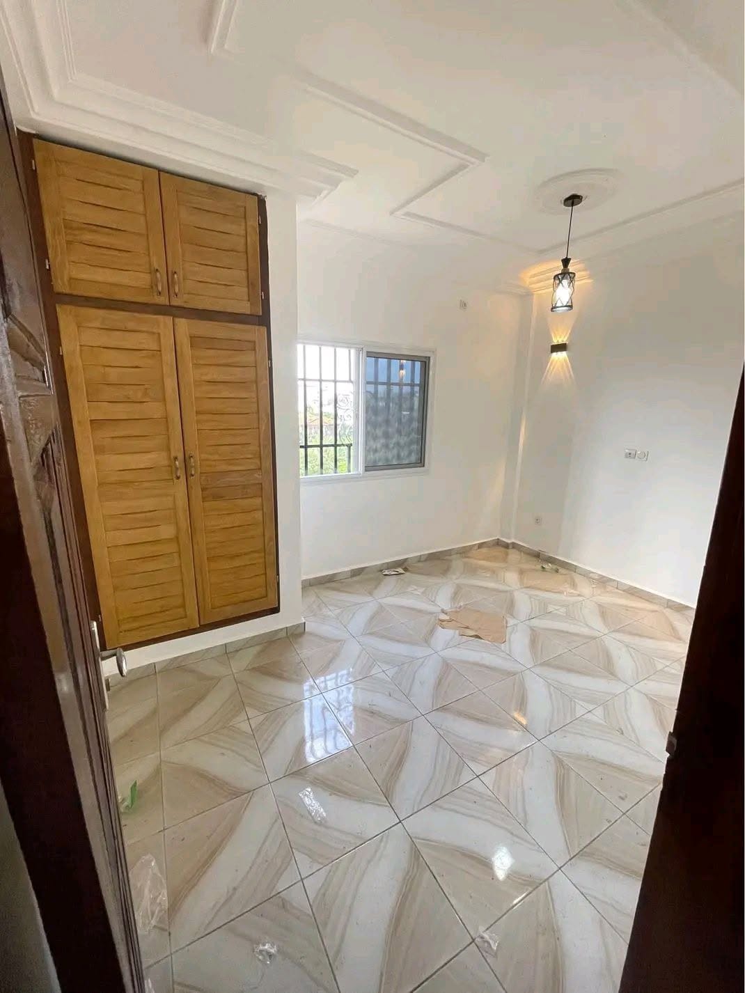 Luxueux appartement neuf à Logpom Bassong non loin du goudron