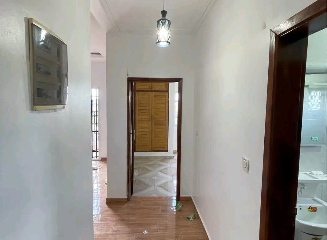 Luxueux appartement neuf à Logpom Bassong non loin du goudron