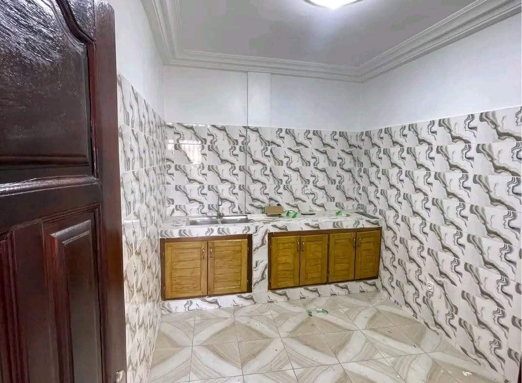 Luxueux appartement neuf à Logpom Bassong non loin du goudron