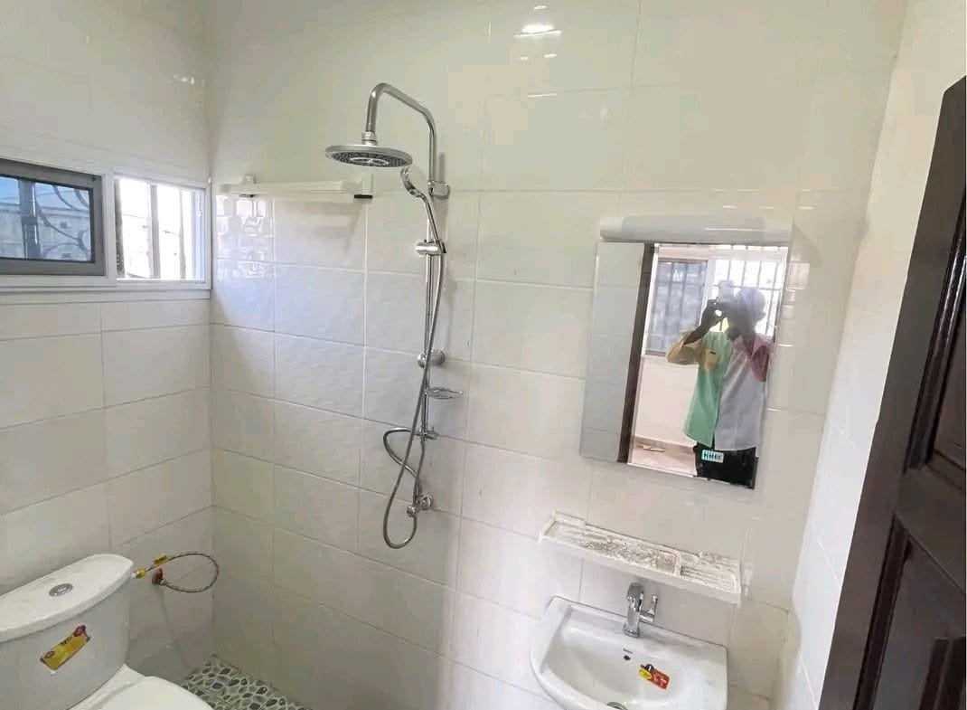 Luxueux appartement neuf à Logpom Bassong non loin du goudron