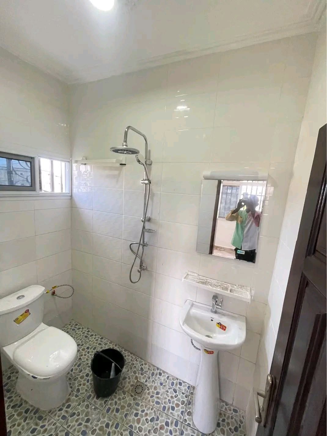 Luxueux appartement neuf à Logpom Bassong non loin du goudron