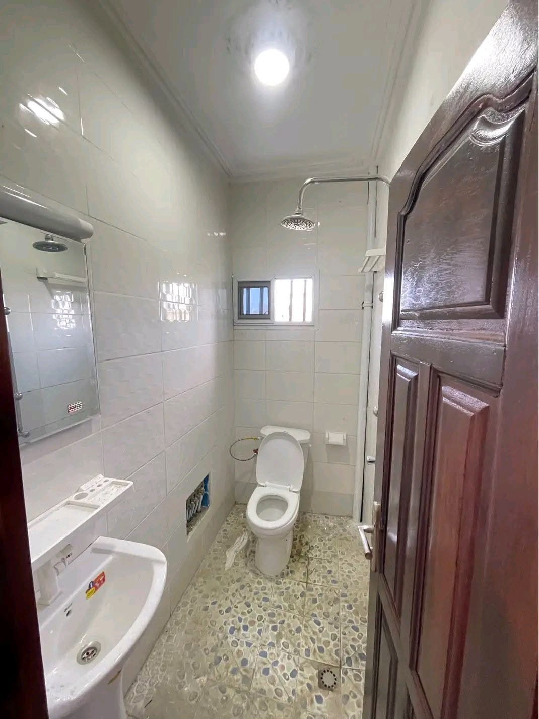 Luxueux appartement neuf à Logpom Bassong non loin du goudron