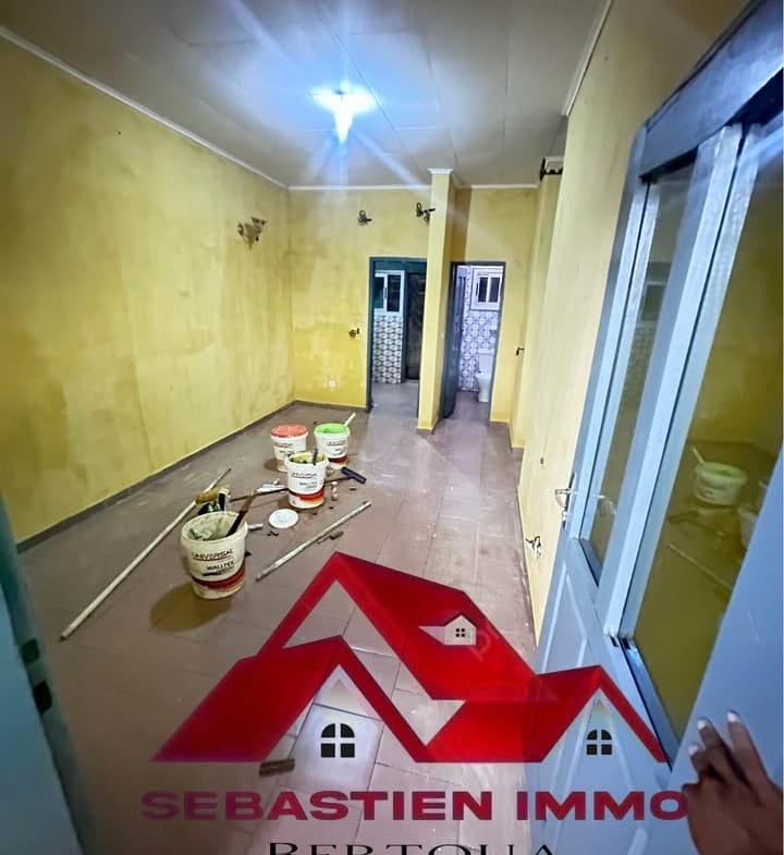 Magnifique maison moderne dans la clôture, Bertoua Enia