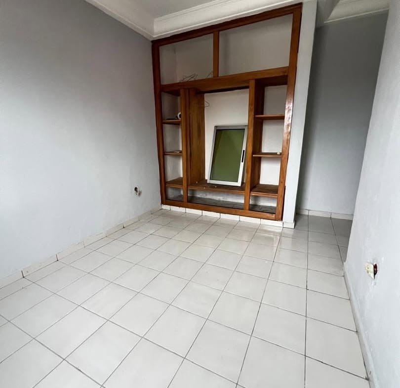 APPARTEMENT MODERNE STAFFÉ SITUÉ À KOTTO PETIT MARCHÉ ISICOM