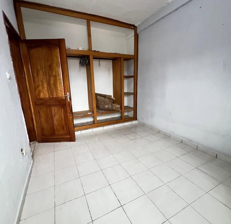 APPARTEMENT MODERNE STAFFÉ SITUÉ À KOTTO PETIT MARCHÉ ISICOM