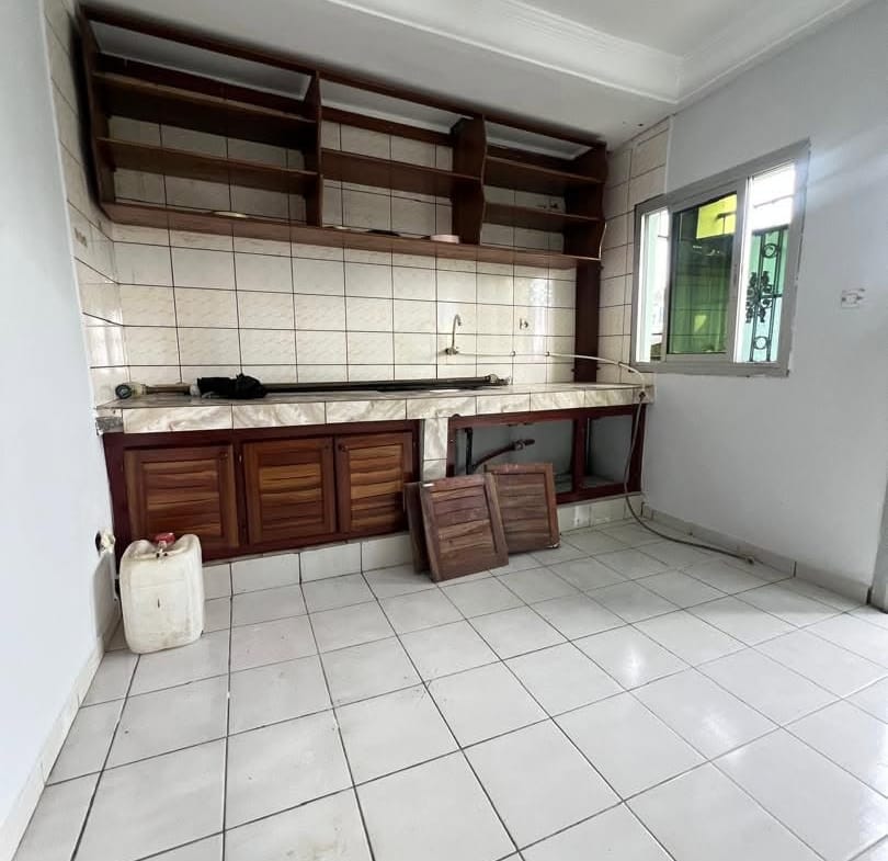 APPARTEMENT MODERNE STAFFÉ SITUÉ À KOTTO PETIT MARCHÉ ISICOM