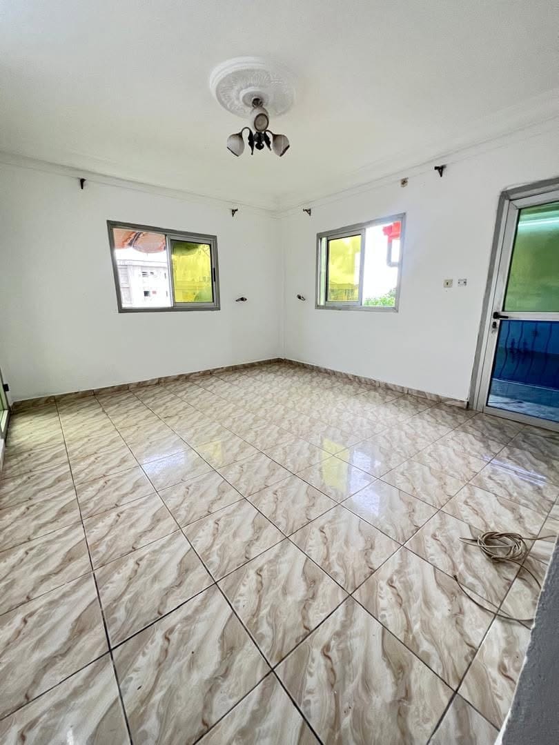 APPARTEMENT MODERNE STAFFÉ SITUÉ À KOTTO PETIT MARCHÉ ISICOM
