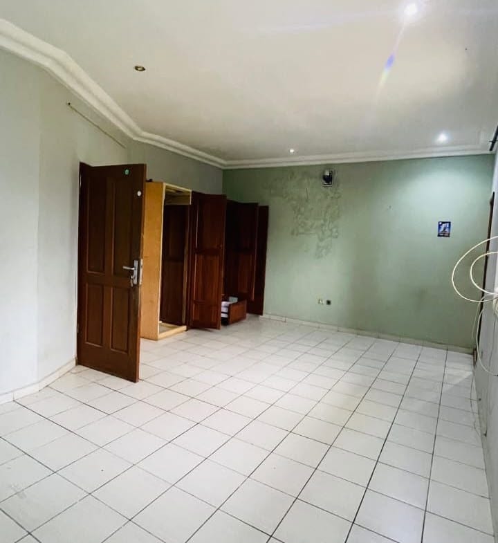 Appartement moderne 3 chambres à louer à Kotto Mbangué, Douala