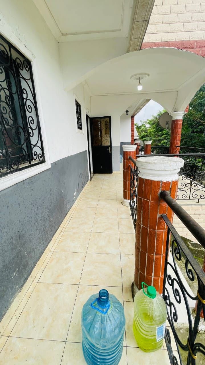 Appartement moderne 3 chambres à louer à Kotto Mbangué, Douala