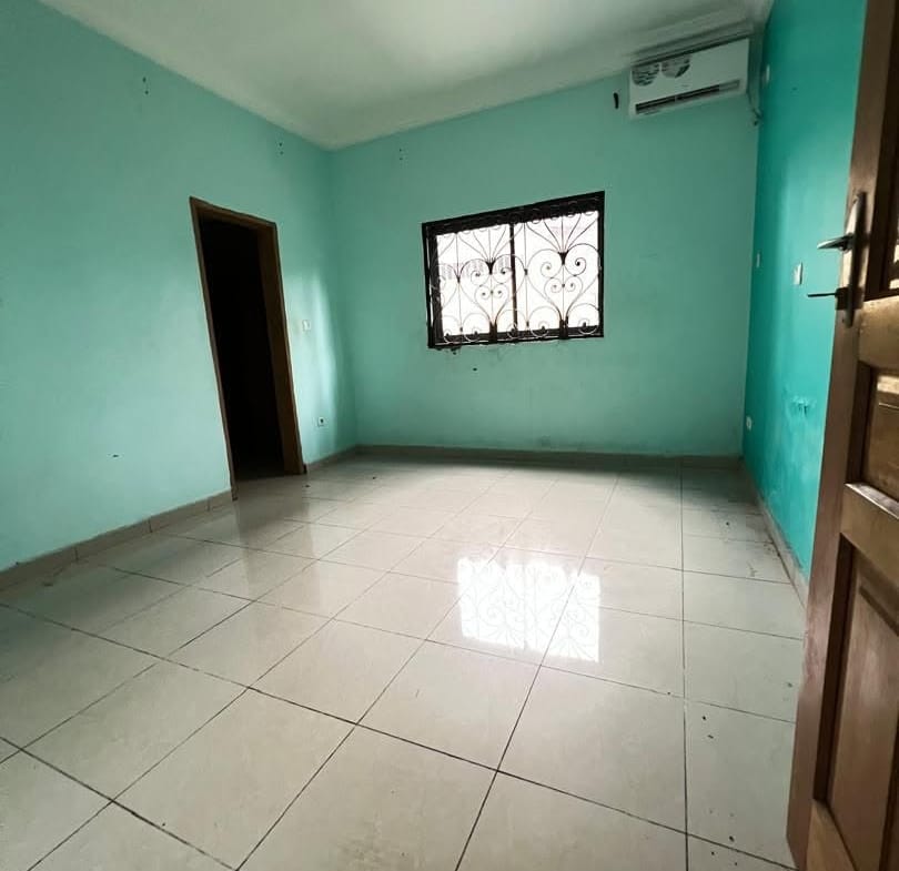 Magnifique appartement moderne climatisé 3 chambres, Douala Logbessou