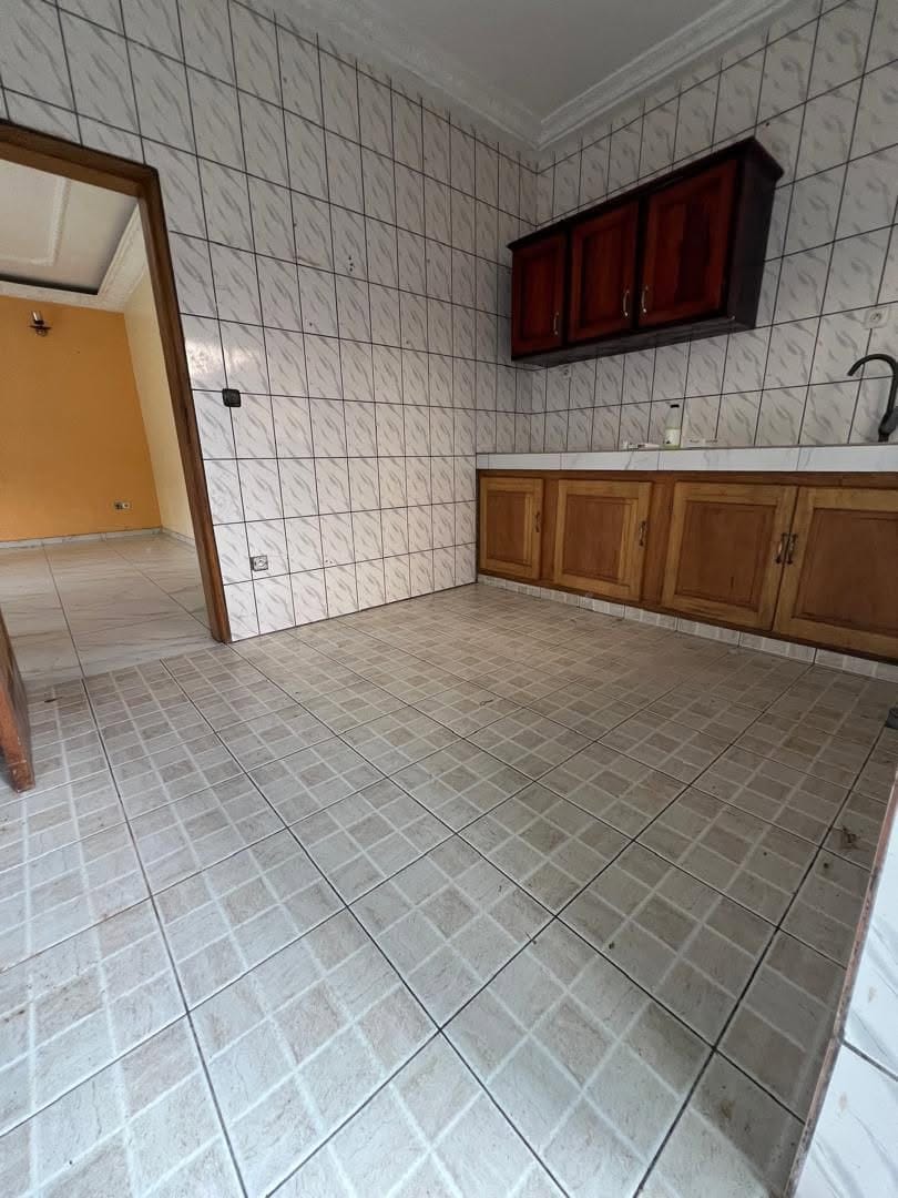SM_appart_logbessou_240826_csn1 Magnifique appartement moderne climatisé 3 chambres, Douala Logbessou