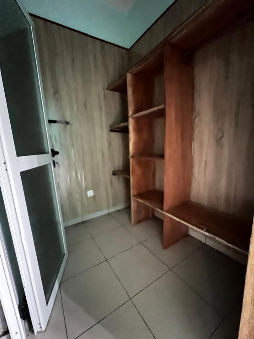 SM_appart_logbessou_240826_mgs Magnifique appartement moderne climatisé 3 chambres, Douala Logbessou