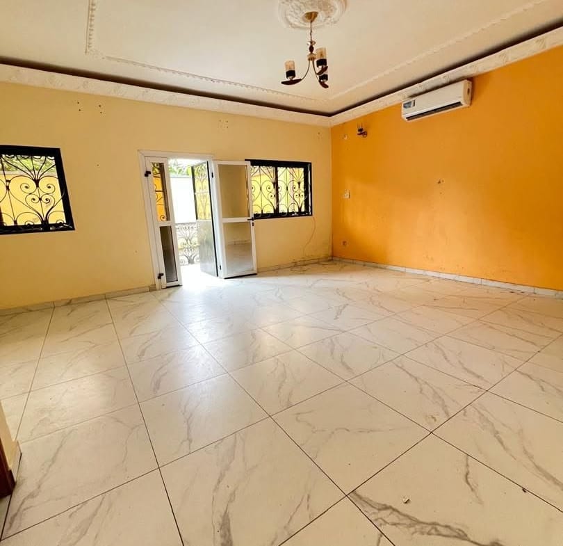Magnifique appartement moderne climatisé 3 chambres, Douala Logbessou