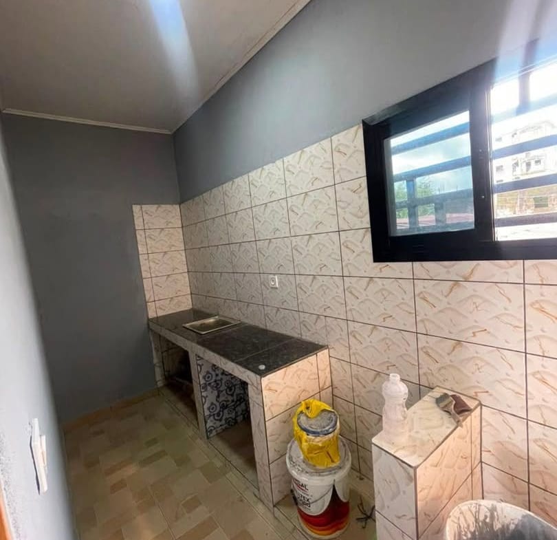 Superbe appartement moderne 2 chambres entièrement staffé, Douala PK11