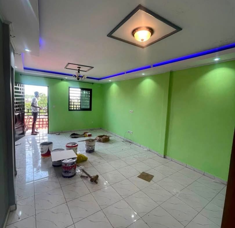 Superbe appartement moderne 2 chambres entièrement staffé, Douala PK11