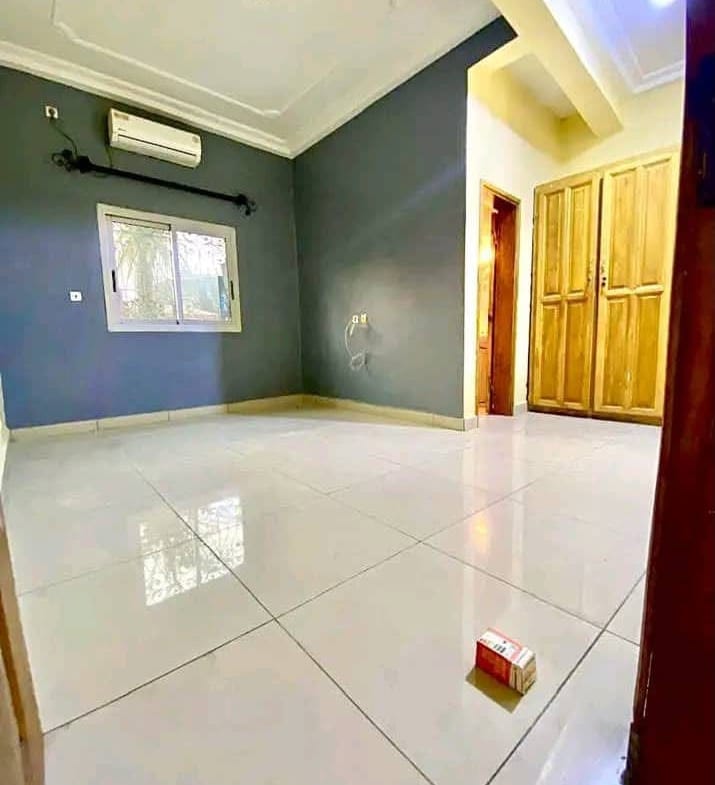 Appartement moderne climatisé 2 chambres à Bonamoussadi, Douala