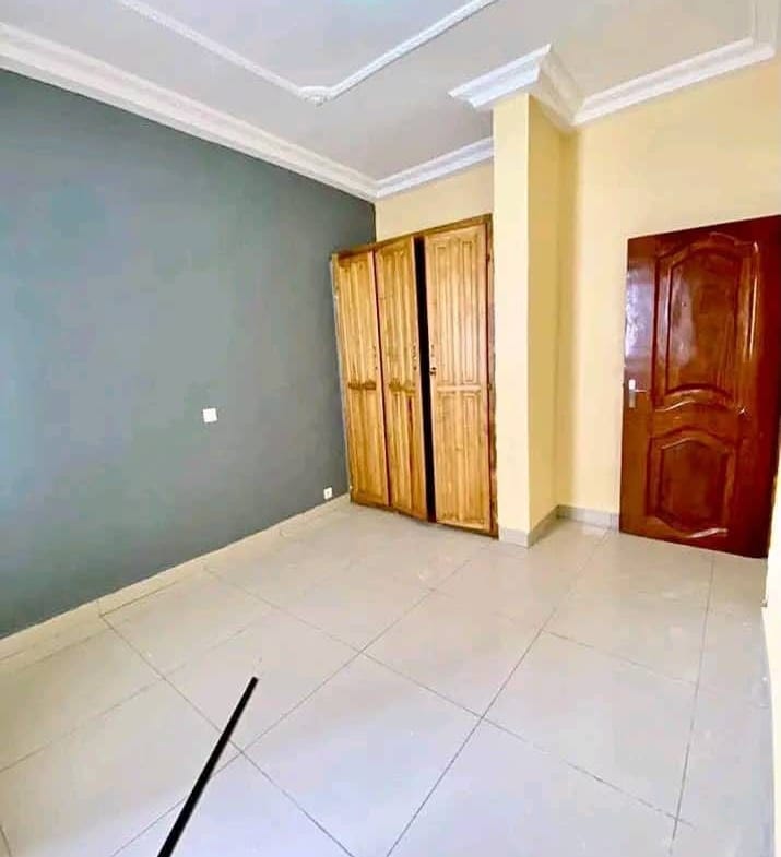 Appartement moderne climatisé 2 chambres à Bonamoussadi, Douala