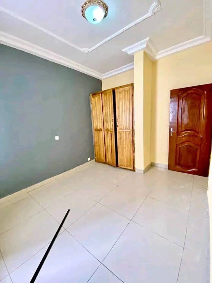 Appartement moderne climatisé 2 chambres à Bonamoussadi, Douala
