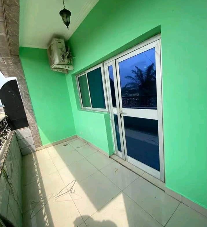 Appartement moderne climatisé 2 chambres à Bonamoussadi, Douala