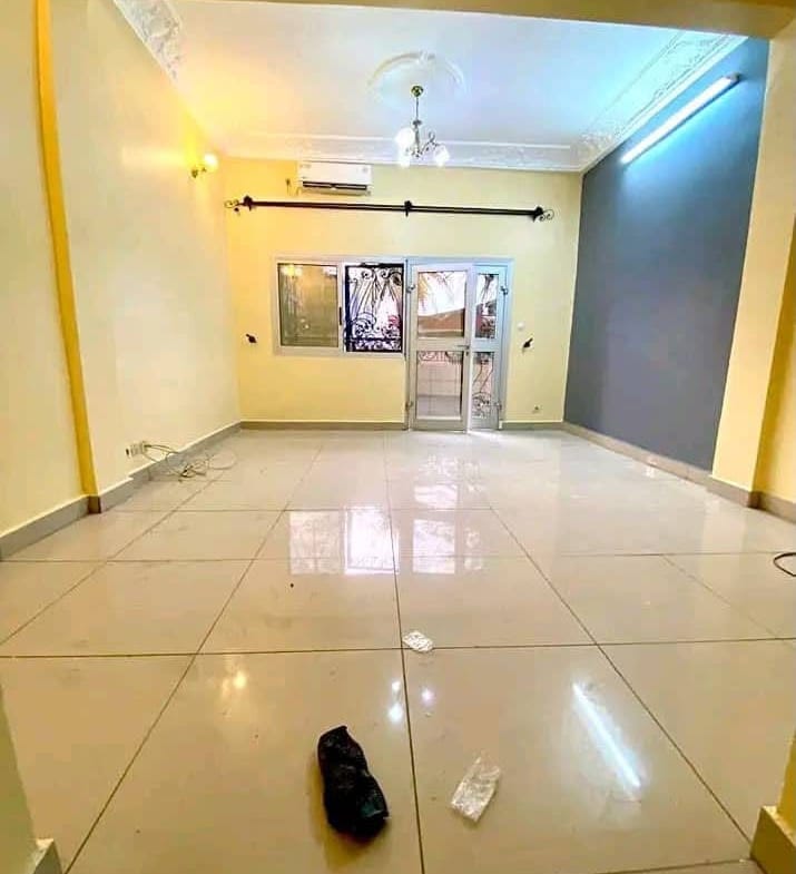 Appartement moderne climatisé 2 chambres à Bonamoussadi, Douala