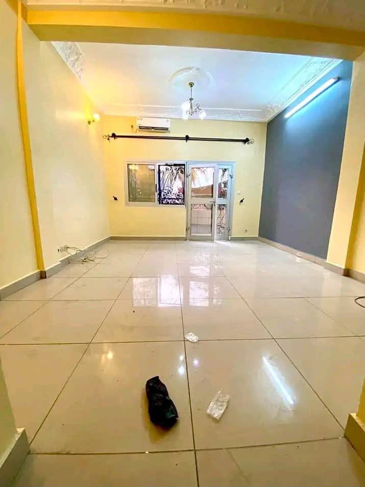 Appartement moderne climatisé 2 chambres à Bonamoussadi, Douala
