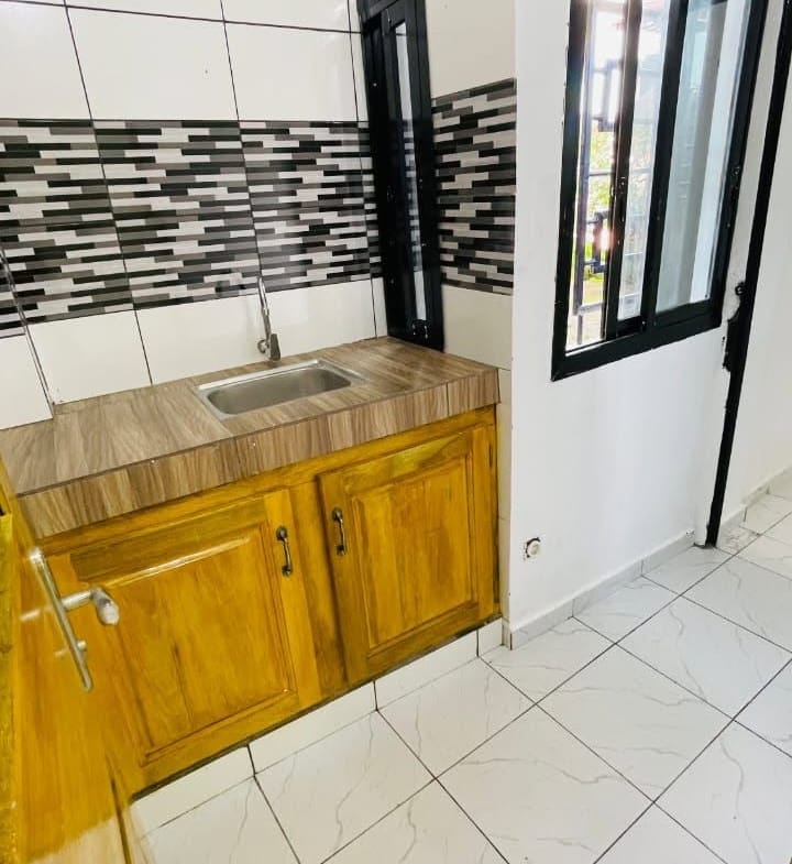 Magnifique studio moderne neuf et staffé, Douala Ari Village