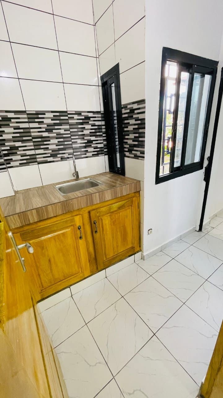 Magnifique studio moderne neuf et staffé, Douala Ari Village