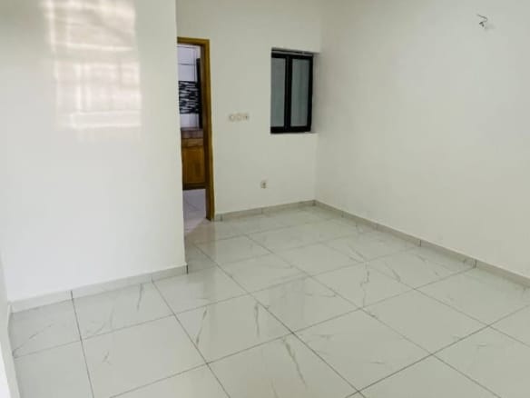 Magnifique studio moderne neuf et staffé, Douala Ari Village