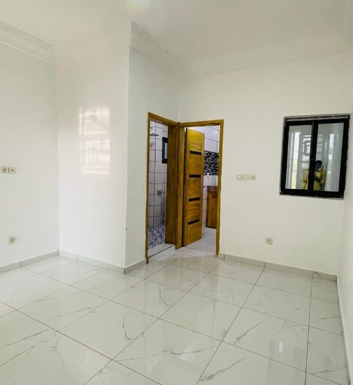 Magnifique studio moderne neuf et staffé, Douala Ari Village