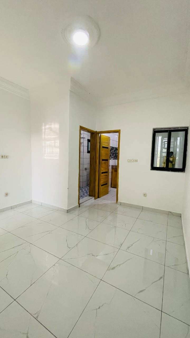 Magnifique studio moderne neuf et staffé, Douala Ari Village