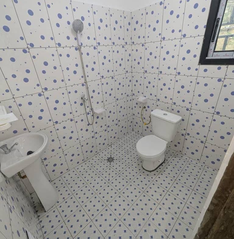 Studio moderne neuf entièrement staffé à louer à Béedi derrière Saker