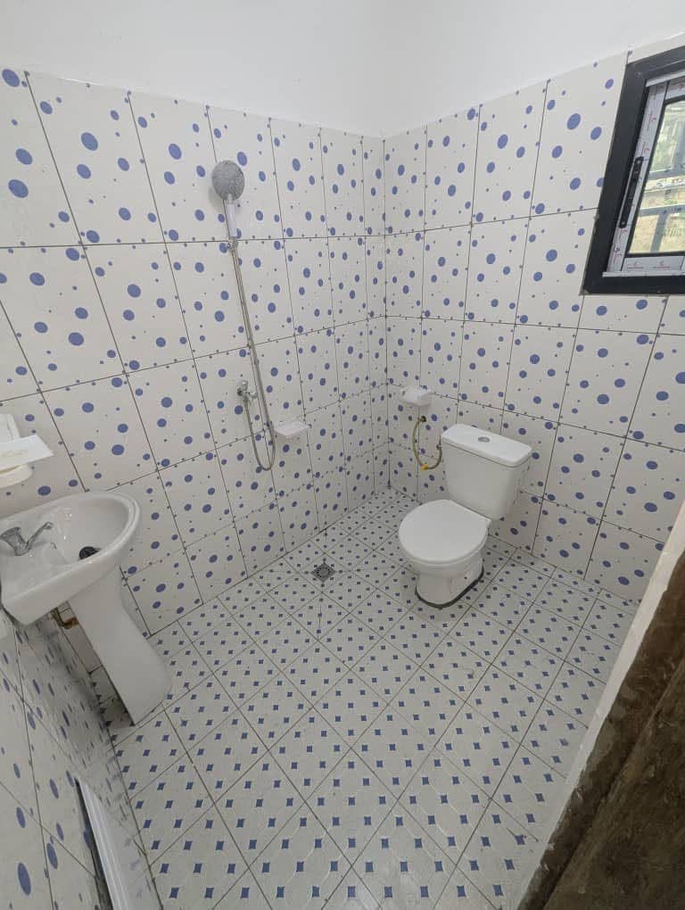 Studio moderne neuf entièrement staffé à louer à Béedi derrière Saker
