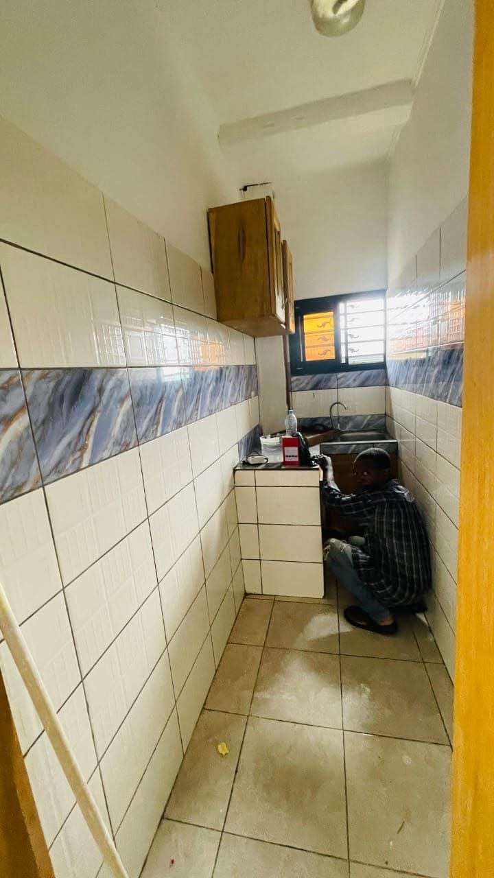 STUDIO MODERNE STAFFÉ SITUÉ À KOTTO MANGUÉ