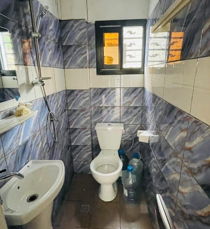 STUDIO MODERNE STAFFÉ SITUÉ À KOTTO MANGUÉ